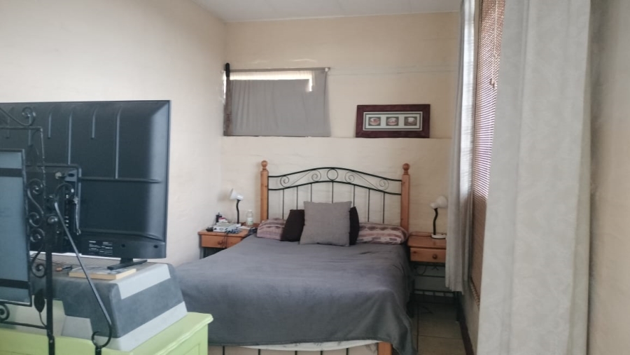 6 Bedroom Property for Sale in Ladybrand Free State